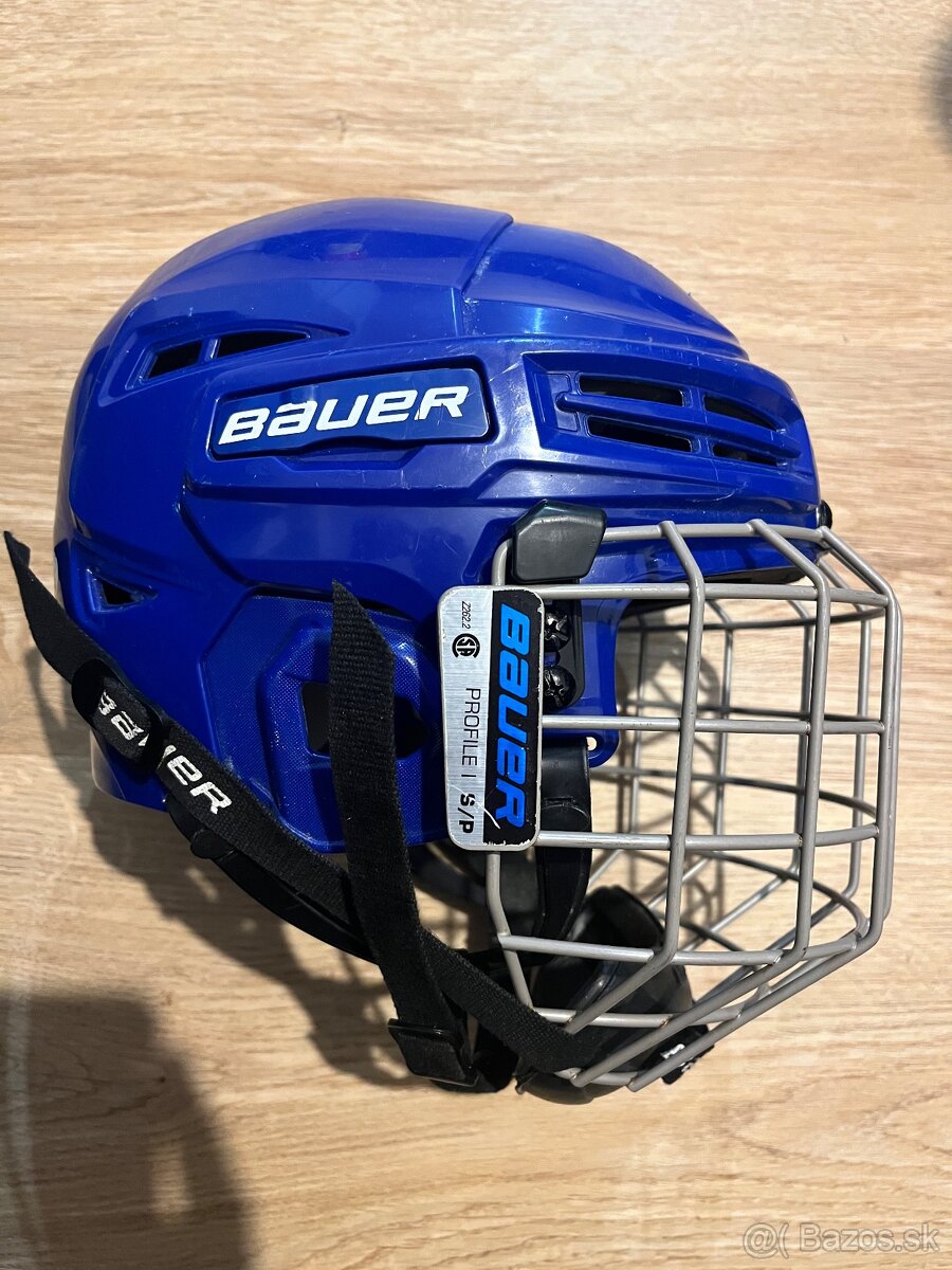 Hokejova vystroj - 16