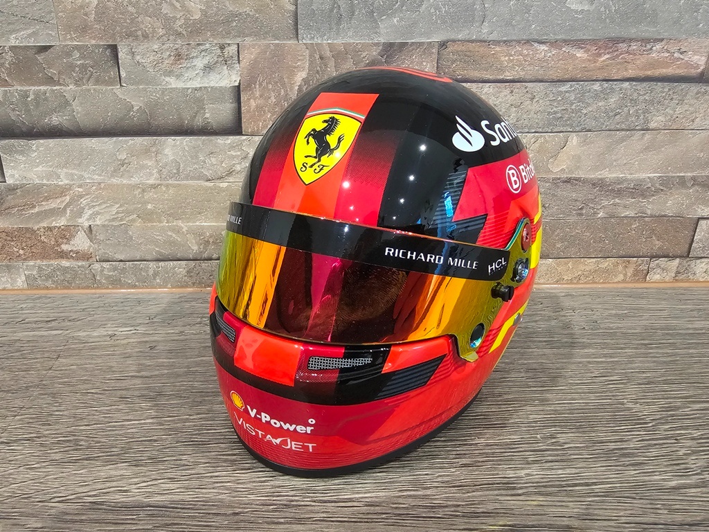 HELMY Ferrari 1:2 Leclerc -orig.podpisy,Sains Vettel - 16