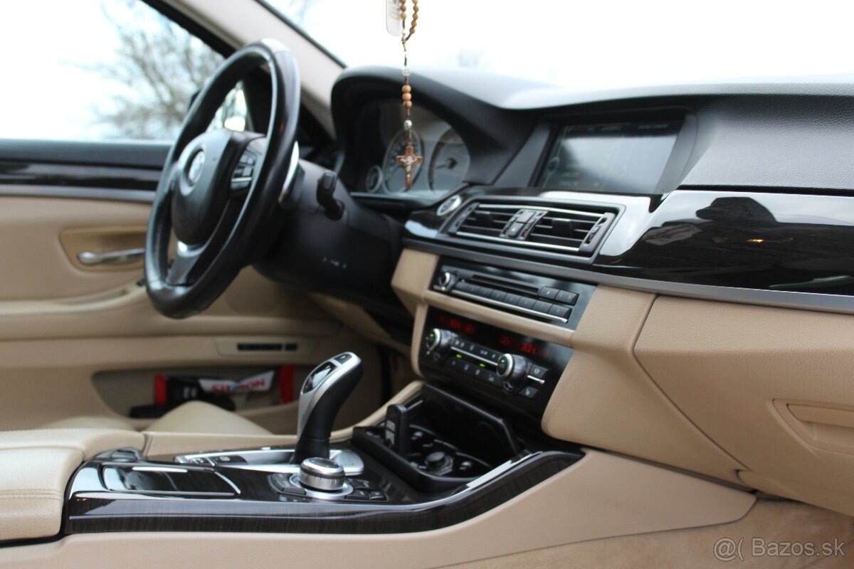 Predám BMW 550i ročník 2010 - 16