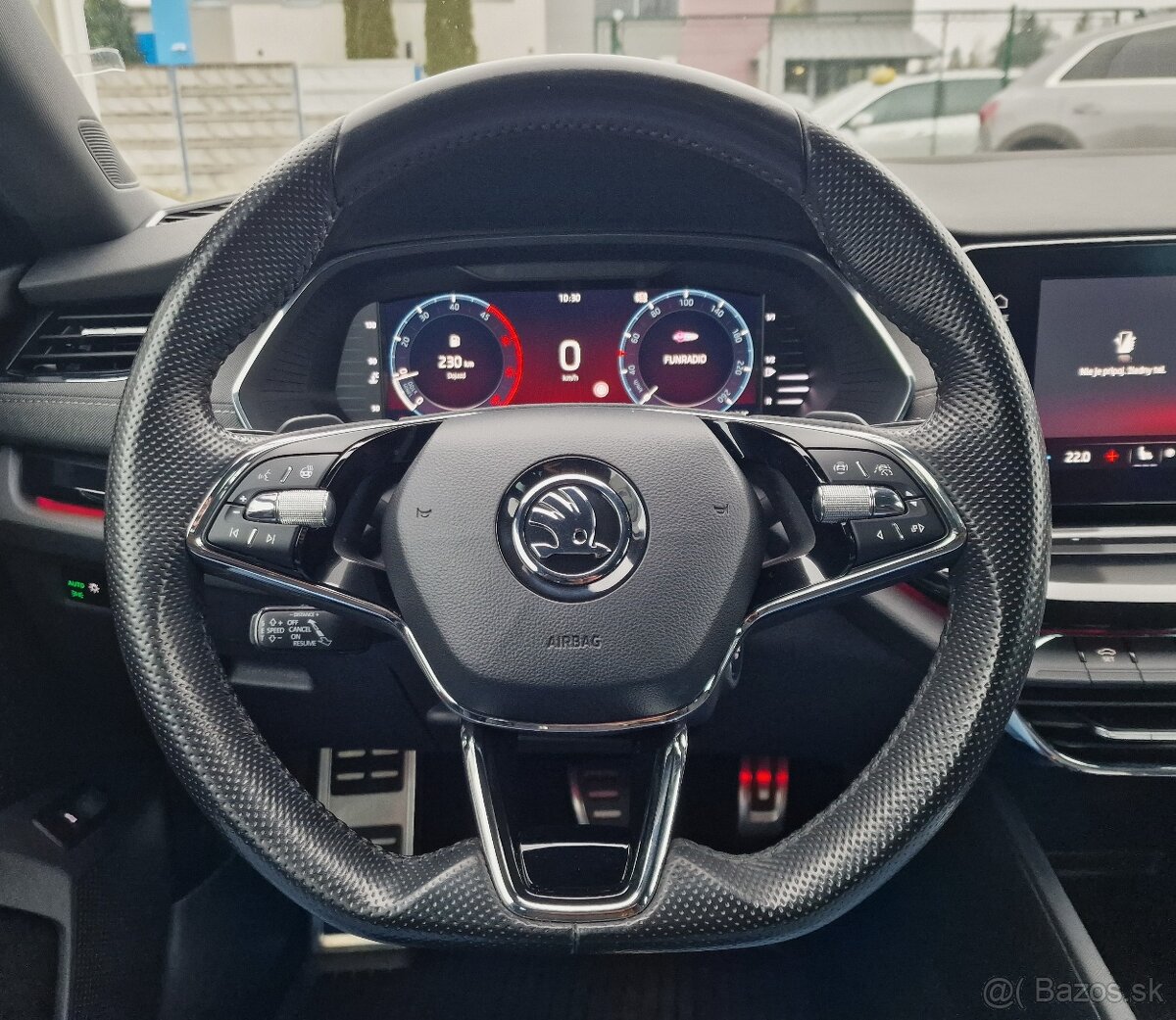 ŠKODA OCTAVIA COMBI 2.0 TDI STYLE DSG - 16