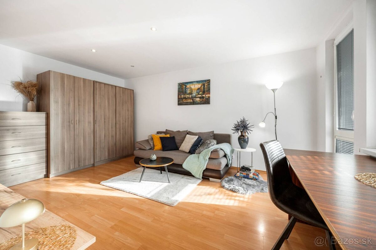 Na predaj 1,5 izbový byt s loggiou - 16