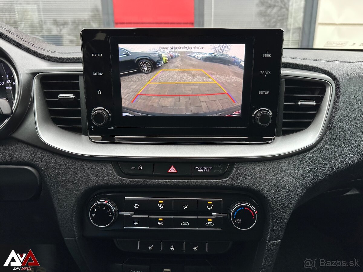 Kia Ceed SW 1.5 T-GDi Silver, Slovenské vozidlo - 16