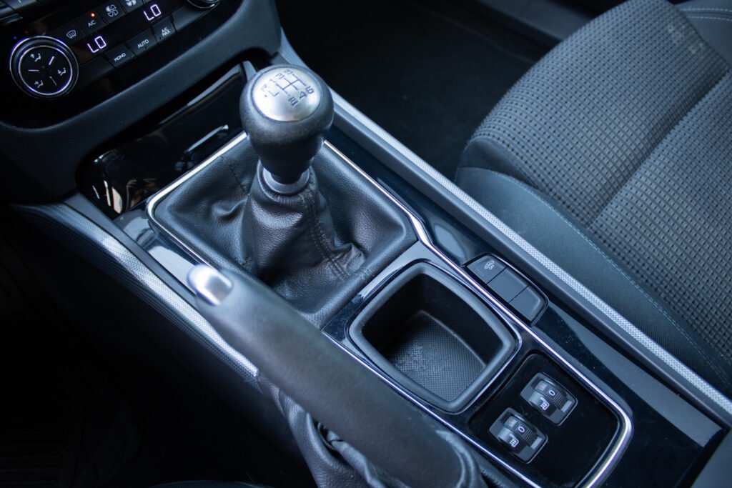 Peugeot 508 1.6 THP BVM6 Active - 16