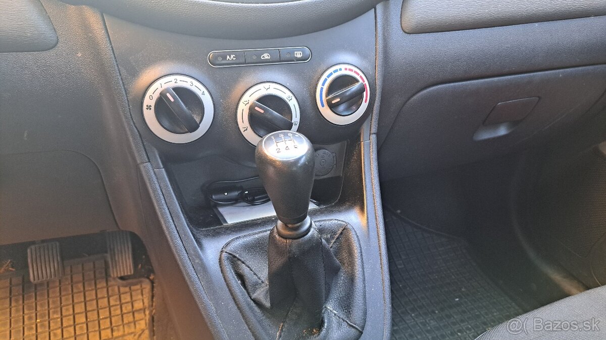 Hyundai i10 1.1i 48,5 kW | Rok 2010 | Prvý majiteľ - 16