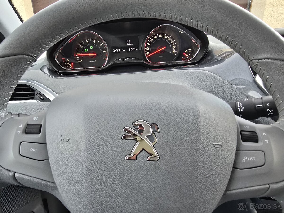 Predám Peugeot 208 1.2 benzín 45000km - 16