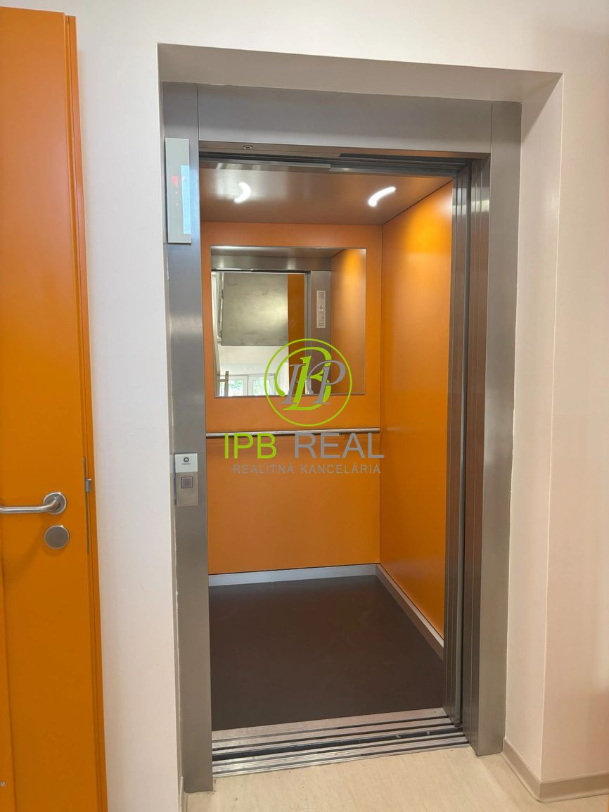 Nový neobývaný 2-izb. byt s parkovaním na Bytstrickej ul. v - 16