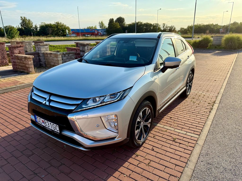 Mitsubishi Eclipse Cross 2021 1.5T Intense CVT 2WD + ťažné - 16
