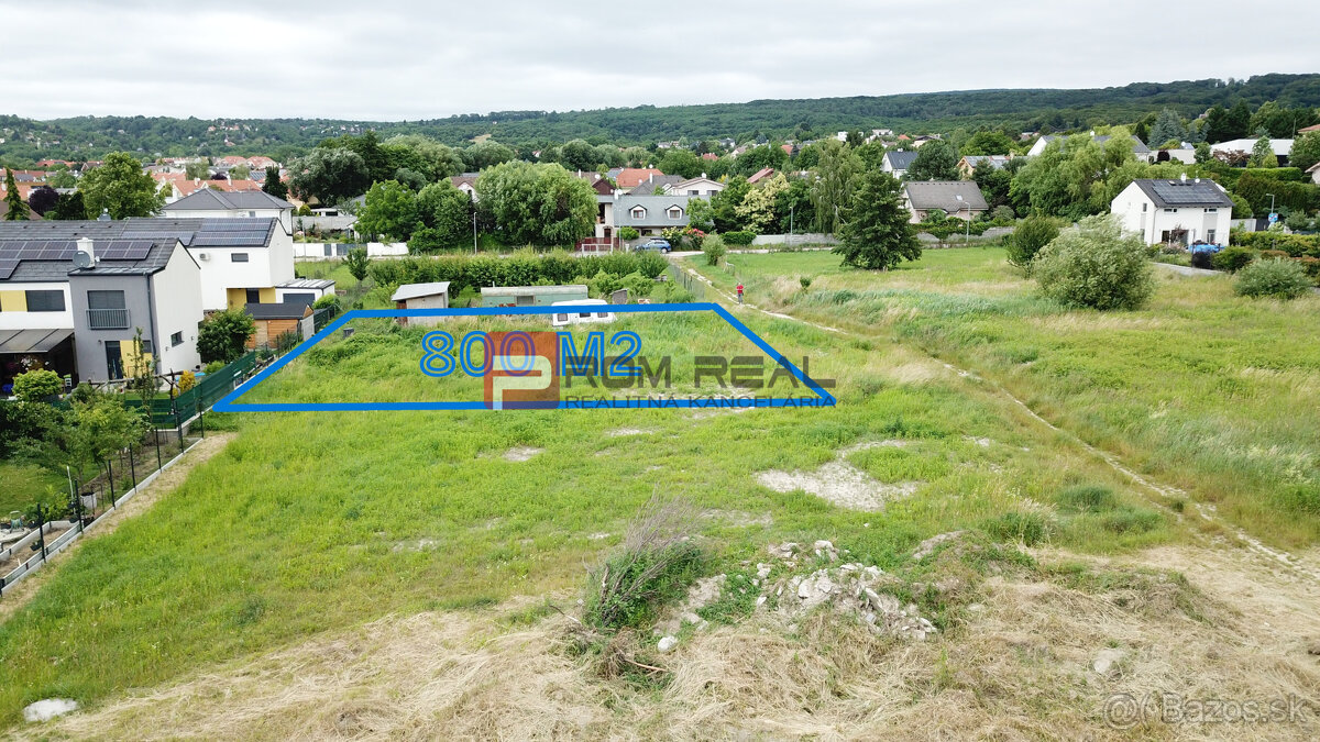 Rovinatý pozemok 800 m2 za dobrú cenu Marianka - 16