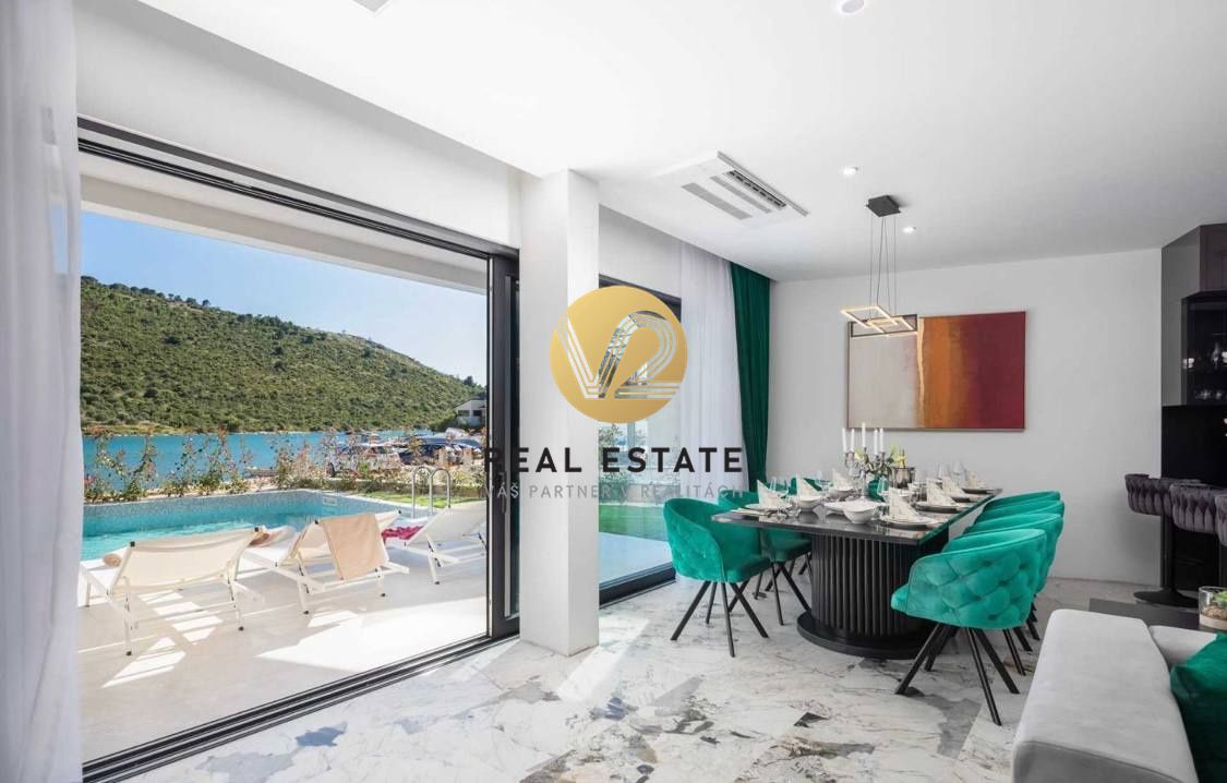 FOR SALE NA PREDAJ exkluzívna vila pri mori, priamo na plá - 16