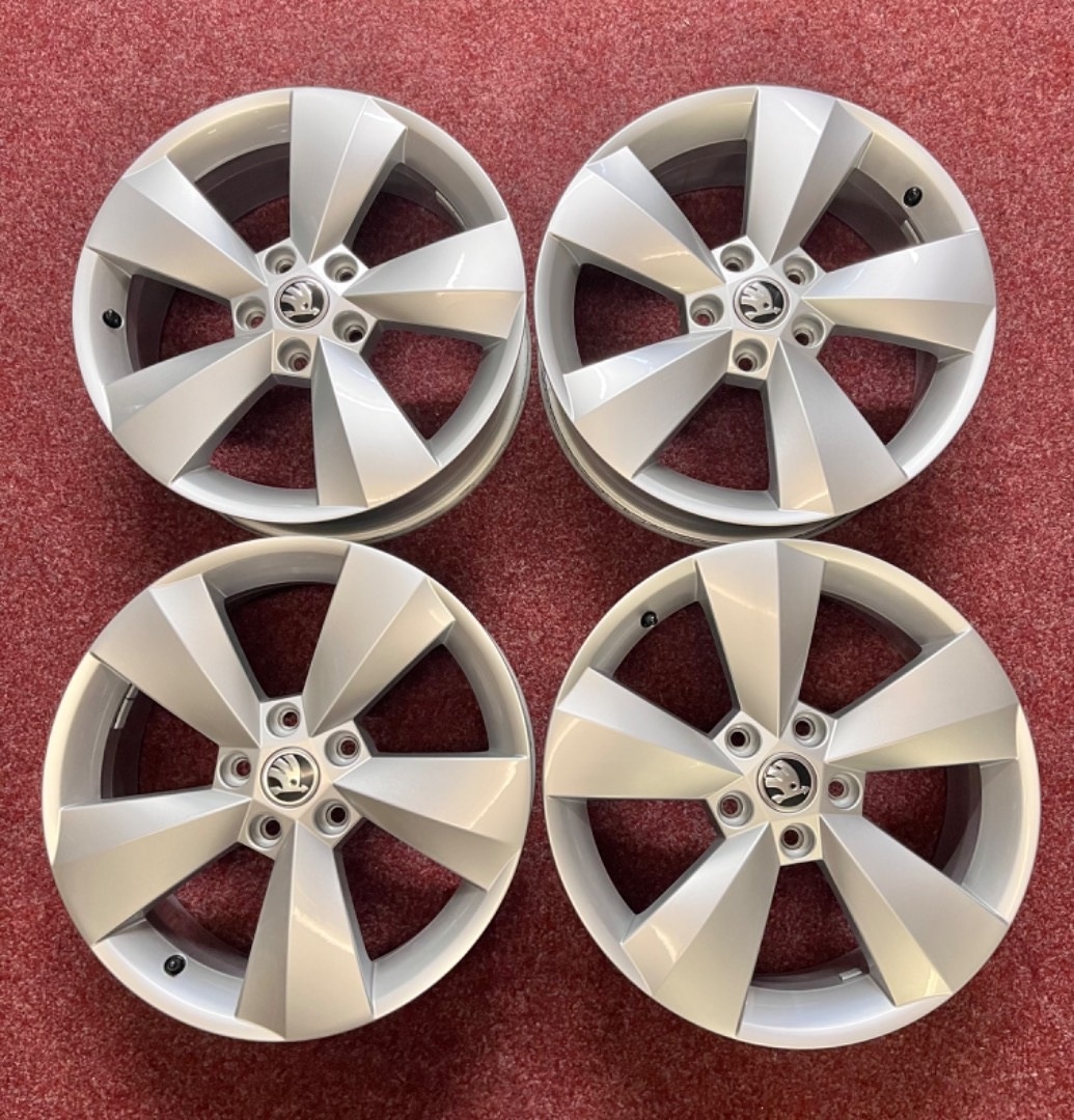 5x112 R17 alu disky originál Škoda Kodiaq 2021 - 16