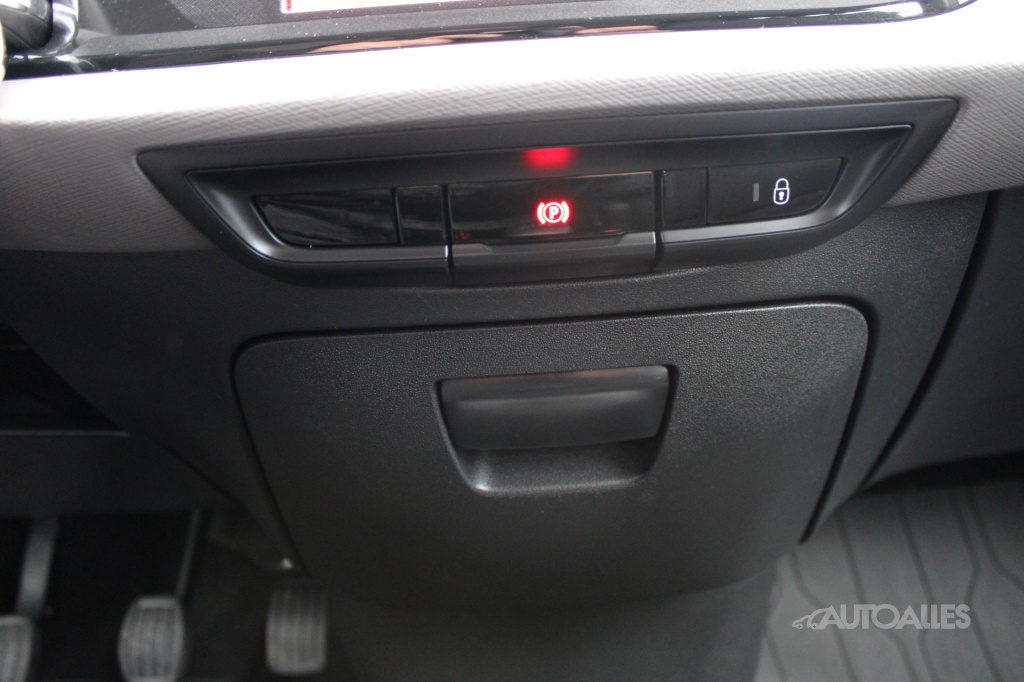 Citroen C4 Spacetourer 1,2 i PureTech 96 kW - 16