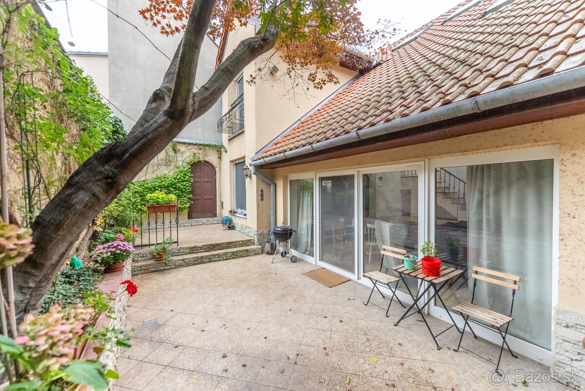 Predaj jedinečného rodinného domu v srdci Trnavy – za histor - 16