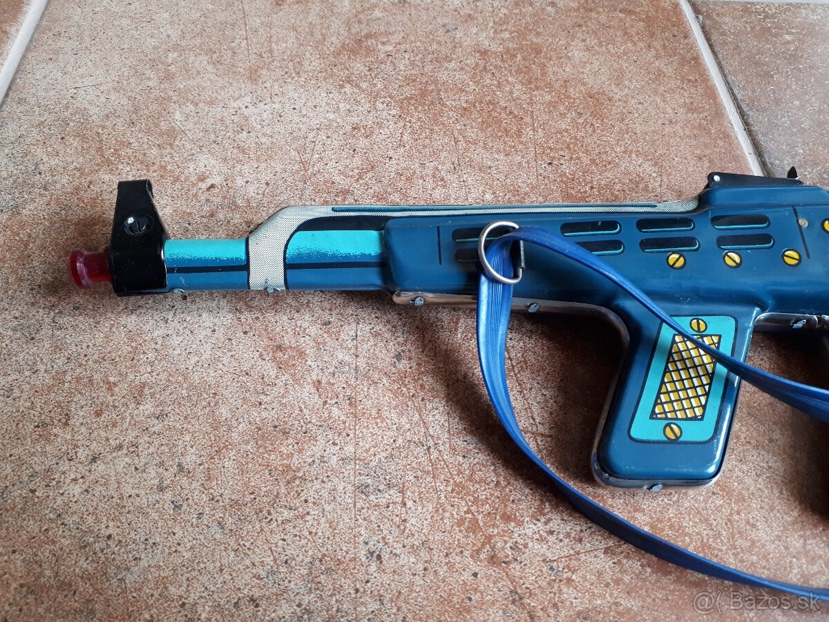 Stara hracka - Samopal z nasho detstva - 16