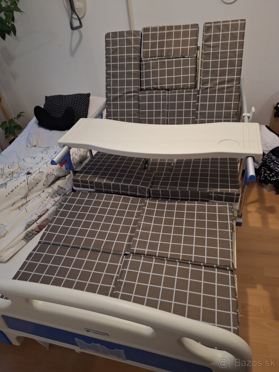 Elektrická polohovateľná zdravotná posteľ. - 16