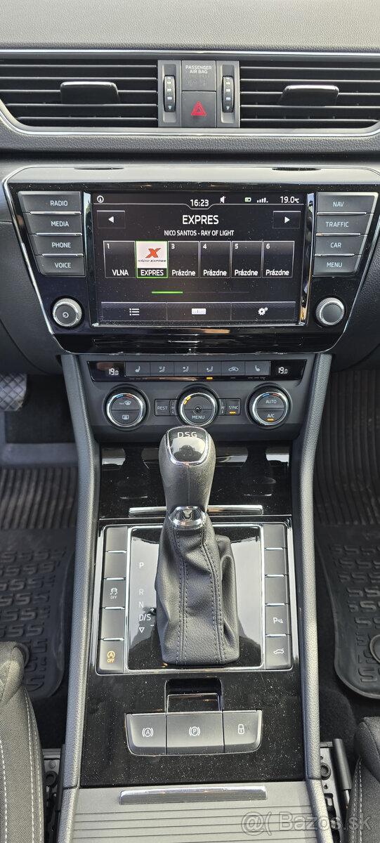 Škoda Superb kombi 2,0TDI 140kW Style DSG 3/2017-125.000km - 16