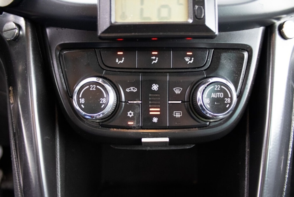 Opel Zafira 2013 - 16