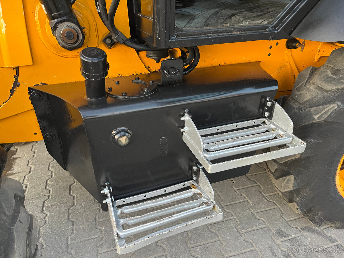 Rýpadlo-nakladač JCB 2CX Streetmaster, 3CX Compact - 16