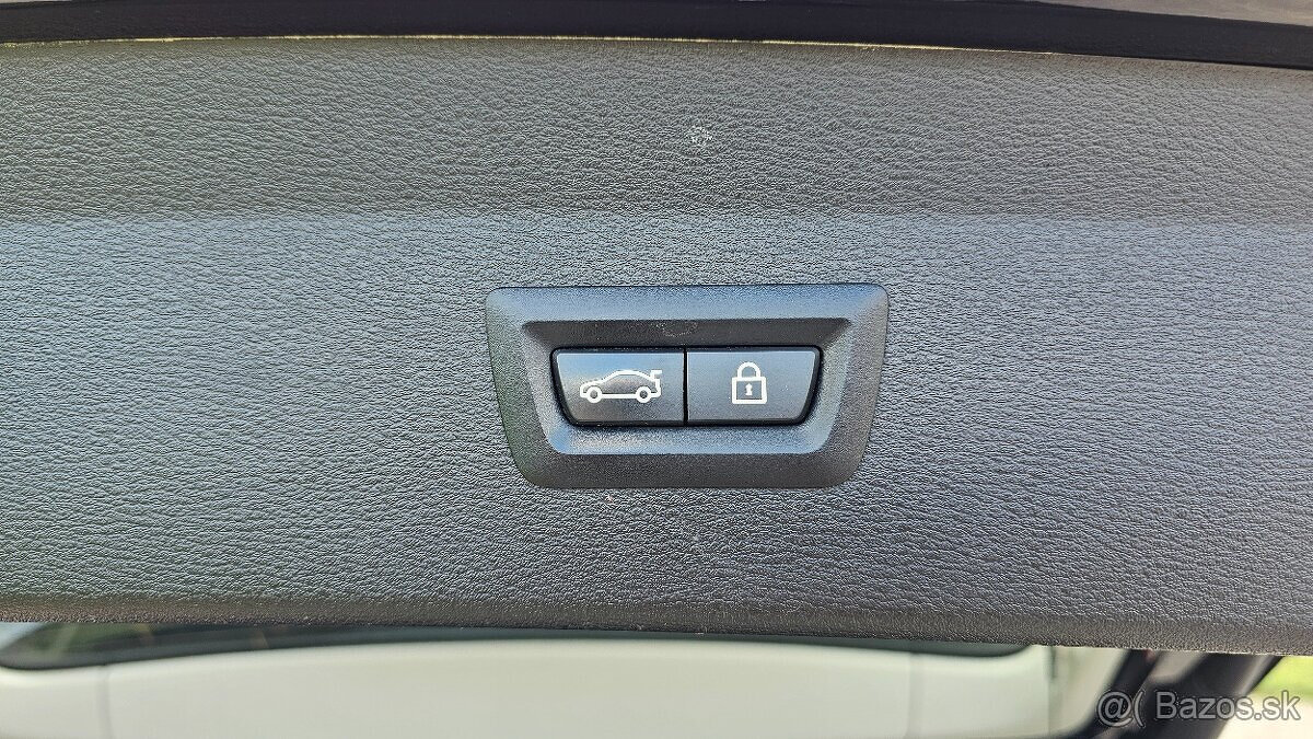 BMW X1 xDrive 20i A/T 141kW 4/2020 168000km TOP - 16