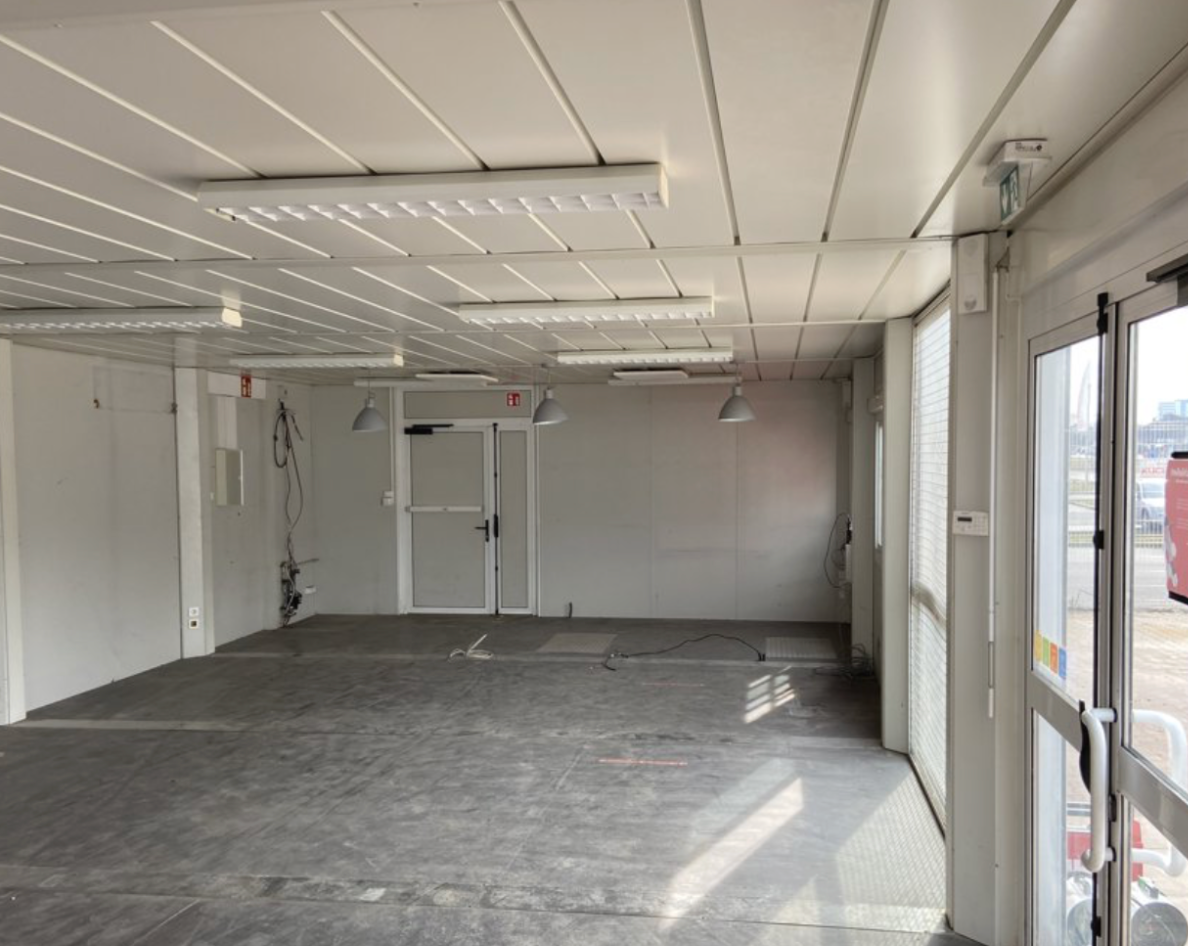 Priestranná modulárna predajňa / kancelária z kontajnerov - 16