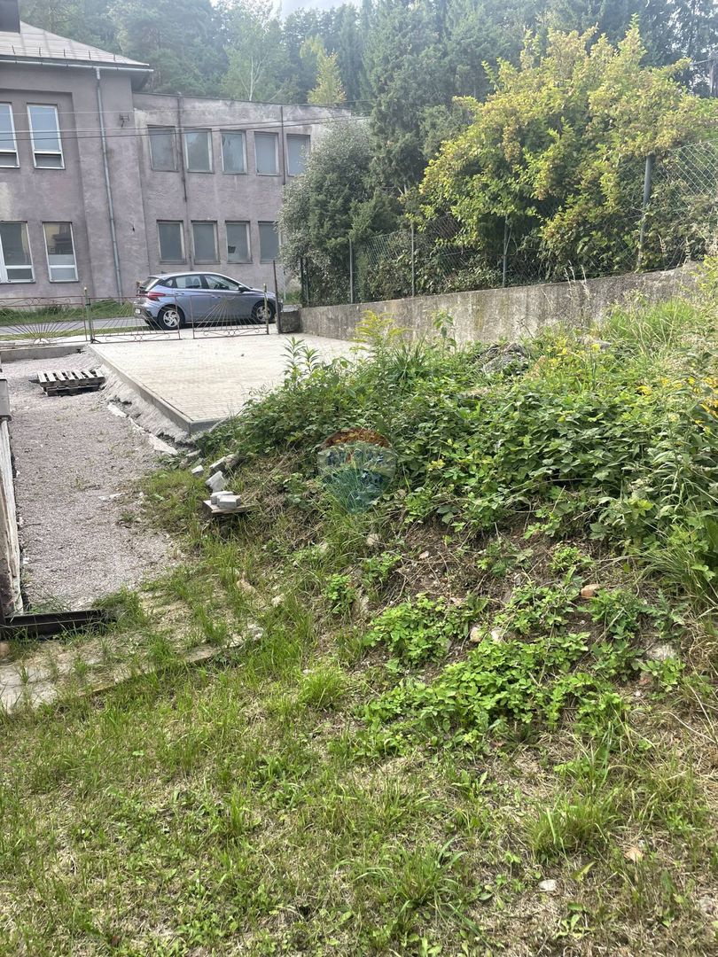 REZERVOVANÝ Rodinný dom v procese rekonštrukcie pred dokonče - 16