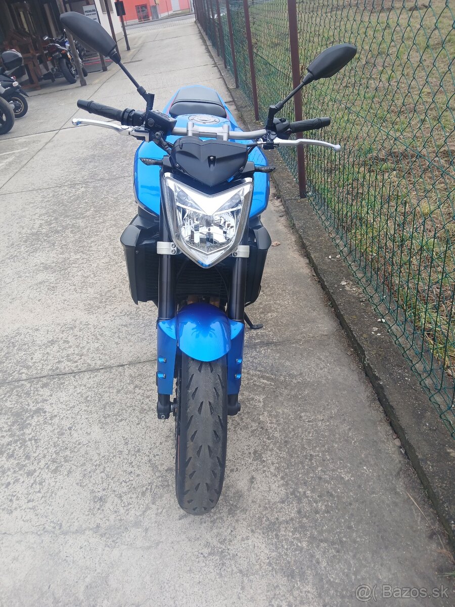 Yamaha FZ1 - 16