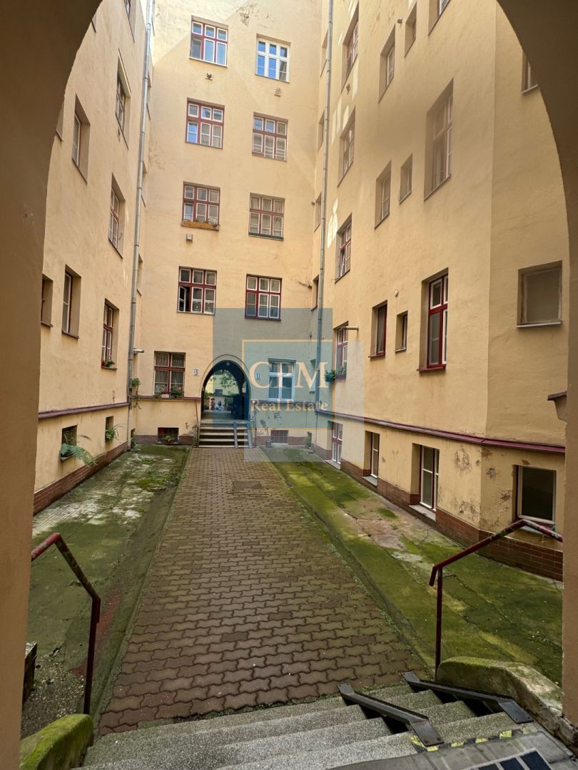 Ponúkame na prenájom 3. izbový veľký byt v centre mesta na Z - 16