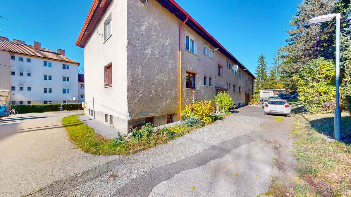 Zrekonštruovaný 3 - izb. byt v tichej lokalite Sliač + garáž - 16