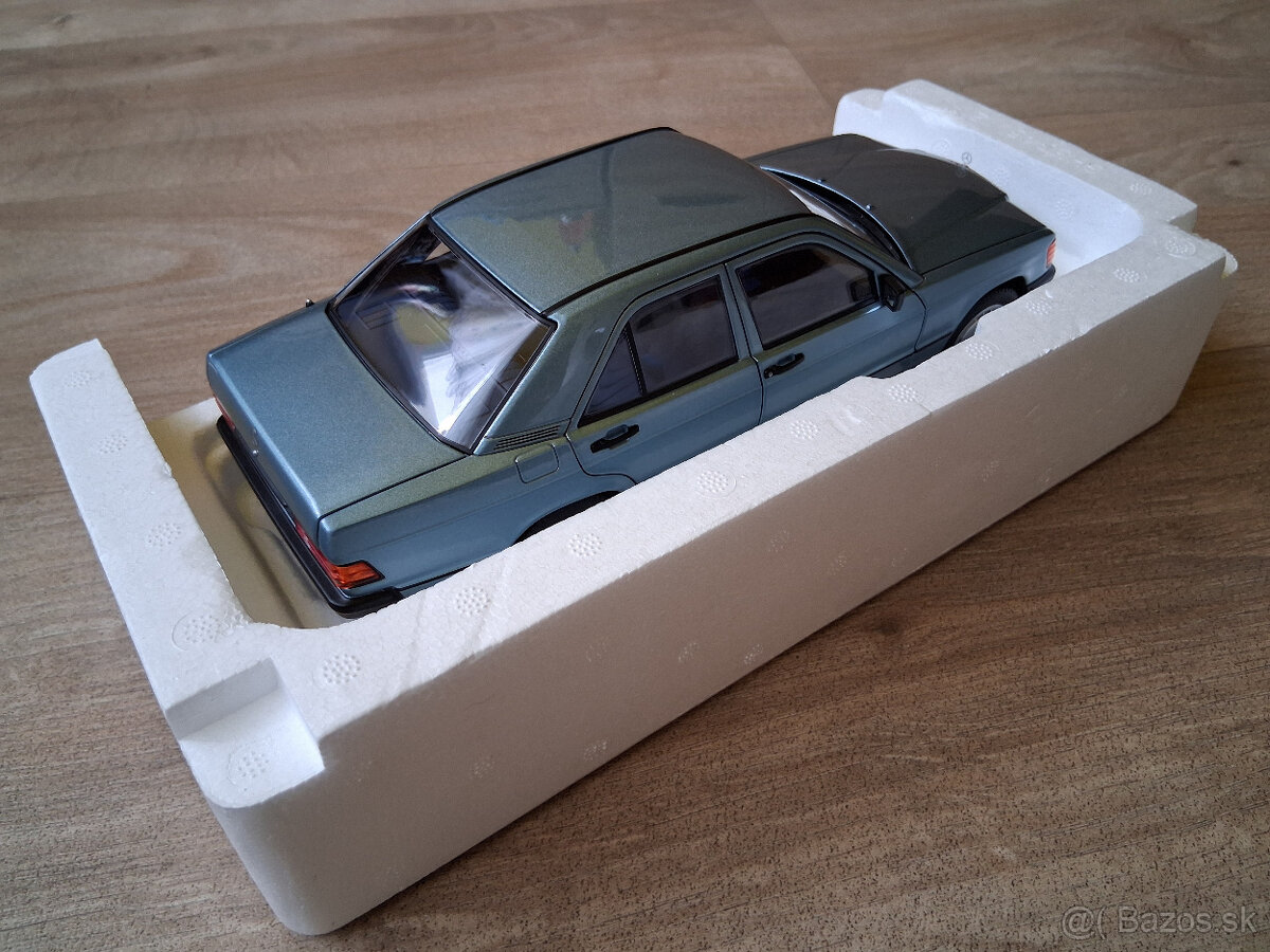 Mercedes-Benz 1:18 - 16