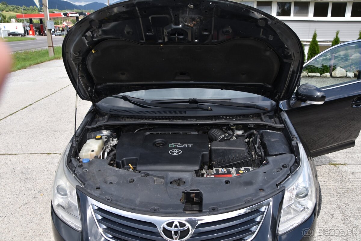 Toyota Avensis Combi - 16