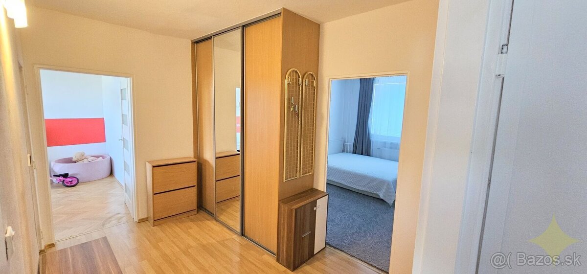 REZERVOVANÉ - Exkluzívne na predaj čiastočne prerobený 2 izb - 16