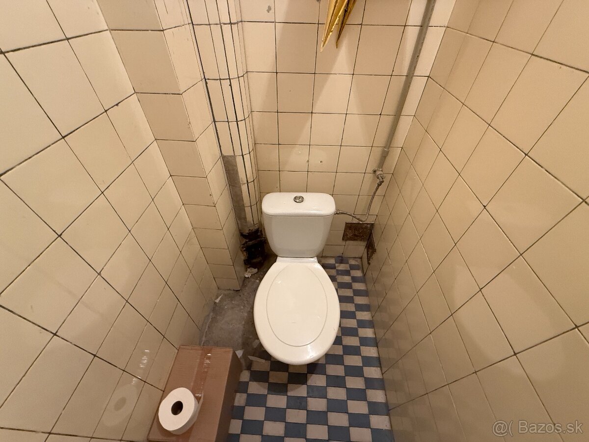 Multifunkčný reprezentatívny obchodno–skladový objekt - 16