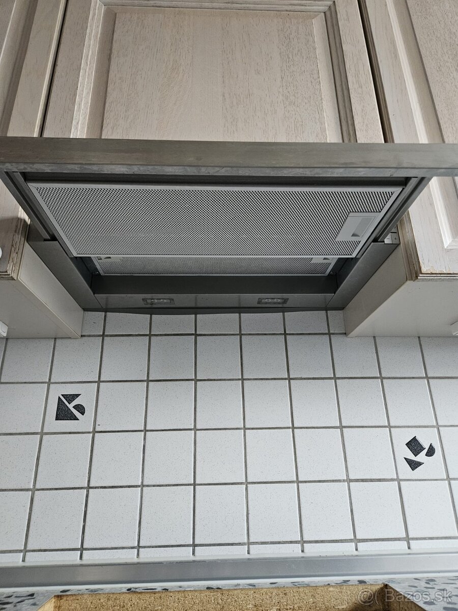 Masívna kuchynská linka z Nemecka so spotrebičmi - 16