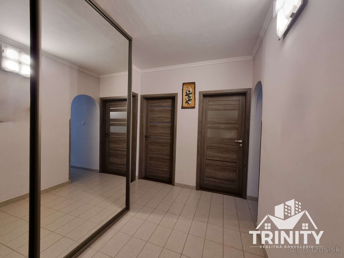 Na predaj veľký 3-izbový byt s balkónom v meste Nové Zámky - 16