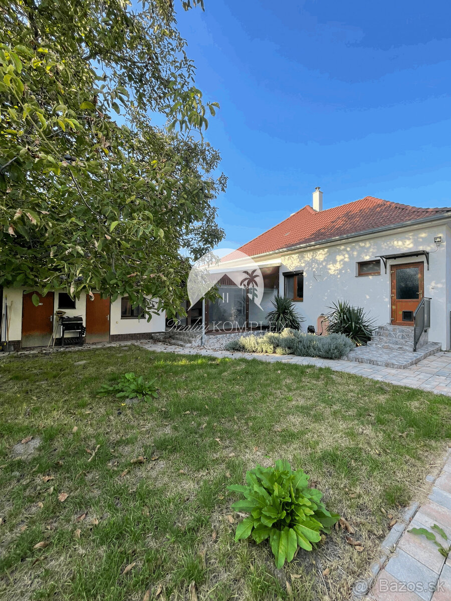 Reality KOMPLEX s.r.o. Vám ponúka rodinný dom s veľkým pozem - 16