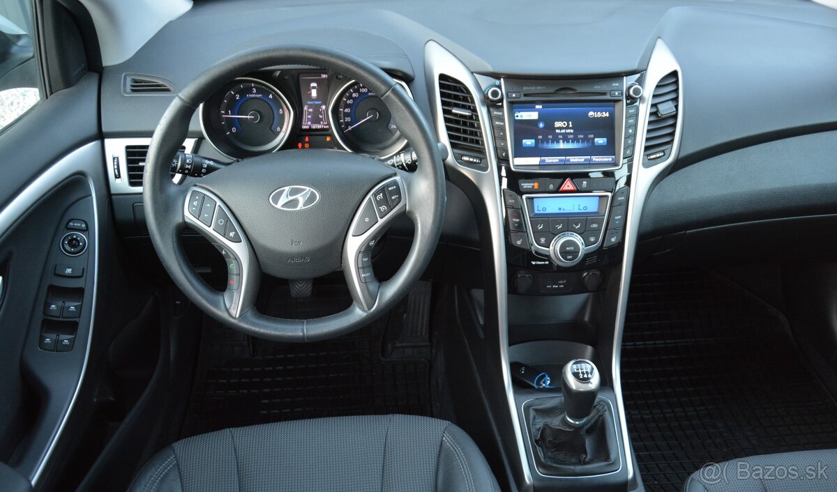 Hyundai i30 CW 1.60 SR voz, 1. maj, Serv. história, TOP výba - 16