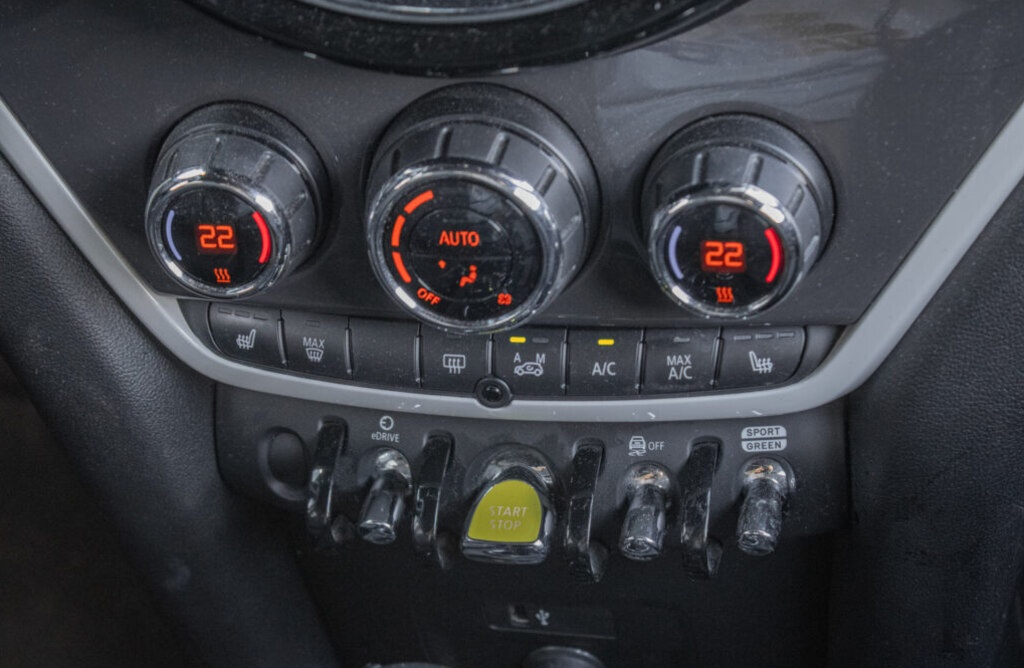 MINI Countryman SE ALL4 Plug-In Hybrid - 16