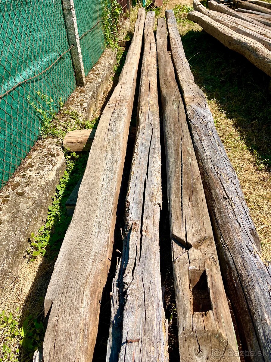 Staré dubové hranoly a trámy - ručne kresané - 16