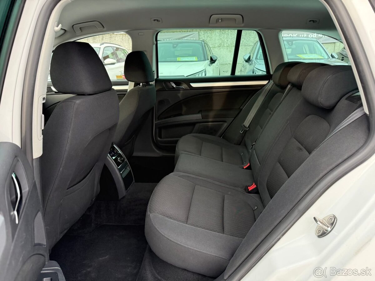 Škoda Superb Combi 2.0 TDI CR 140k Elegance DSG - 16