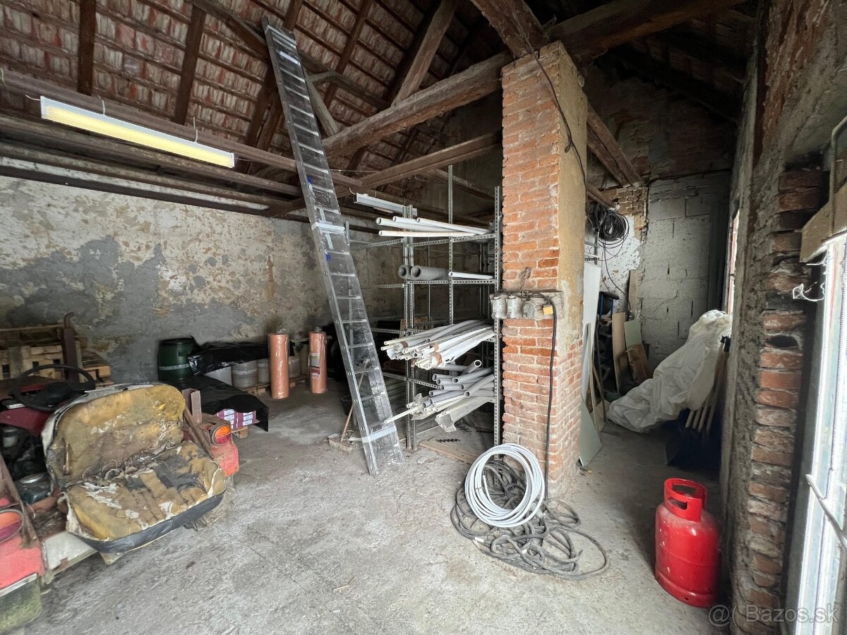 Rodinný dom/predajňa - 16