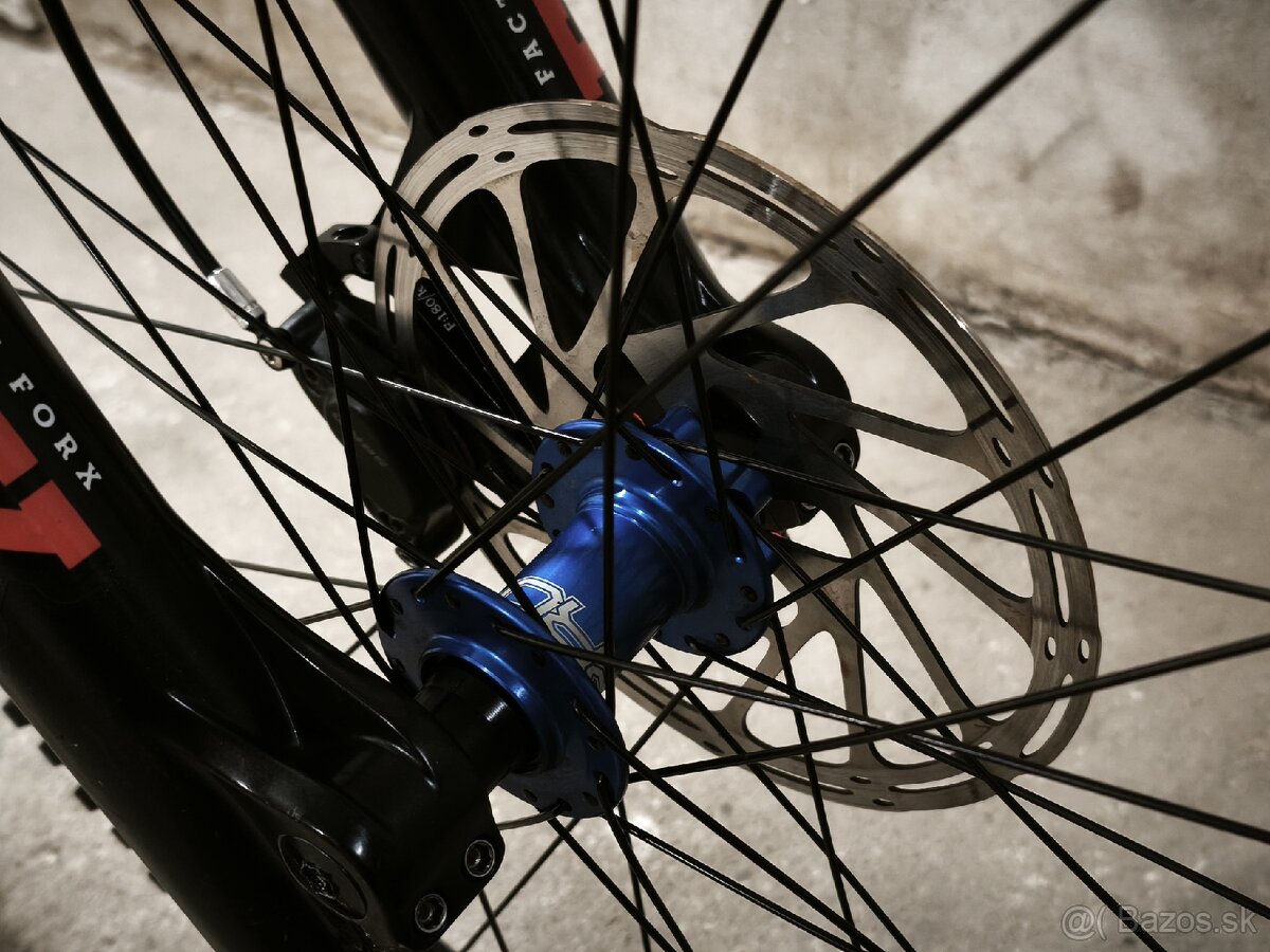 Santa Cruz v10.4 Carbon - 16