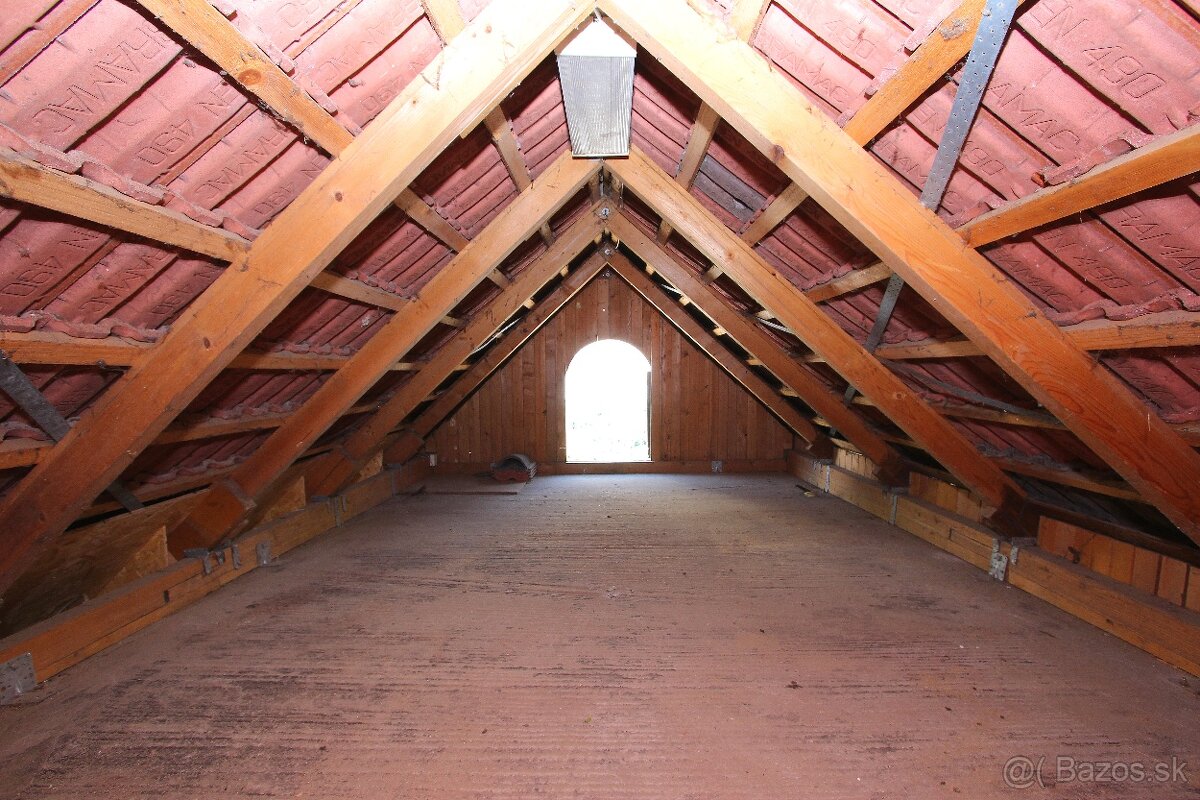 Garáž so skladom a pivnicou - 16