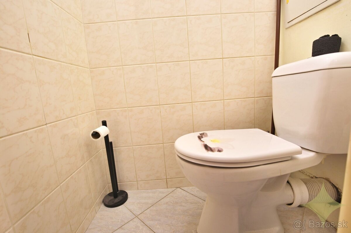 Ponúkame na predaj veľký 2-izbový byt vo Vrakuni - 16
