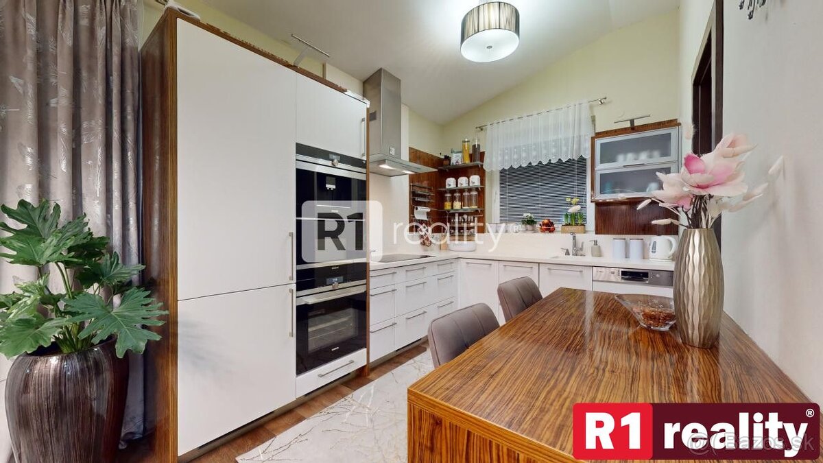 Nadštandardný 4 izbový rodinný dom vo vilovej štvrti Lodeni - 16