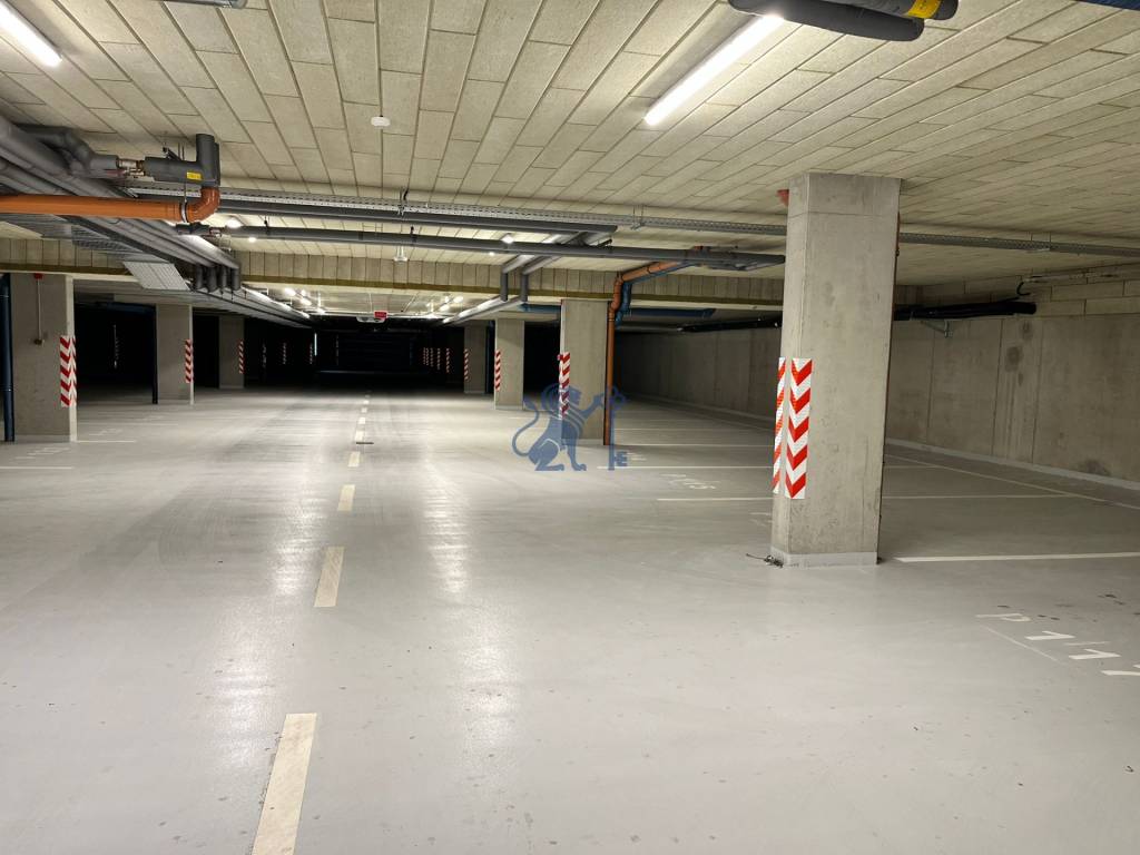 Prenájom kancelárskych / obchodných priestorov s terasou - R - 16