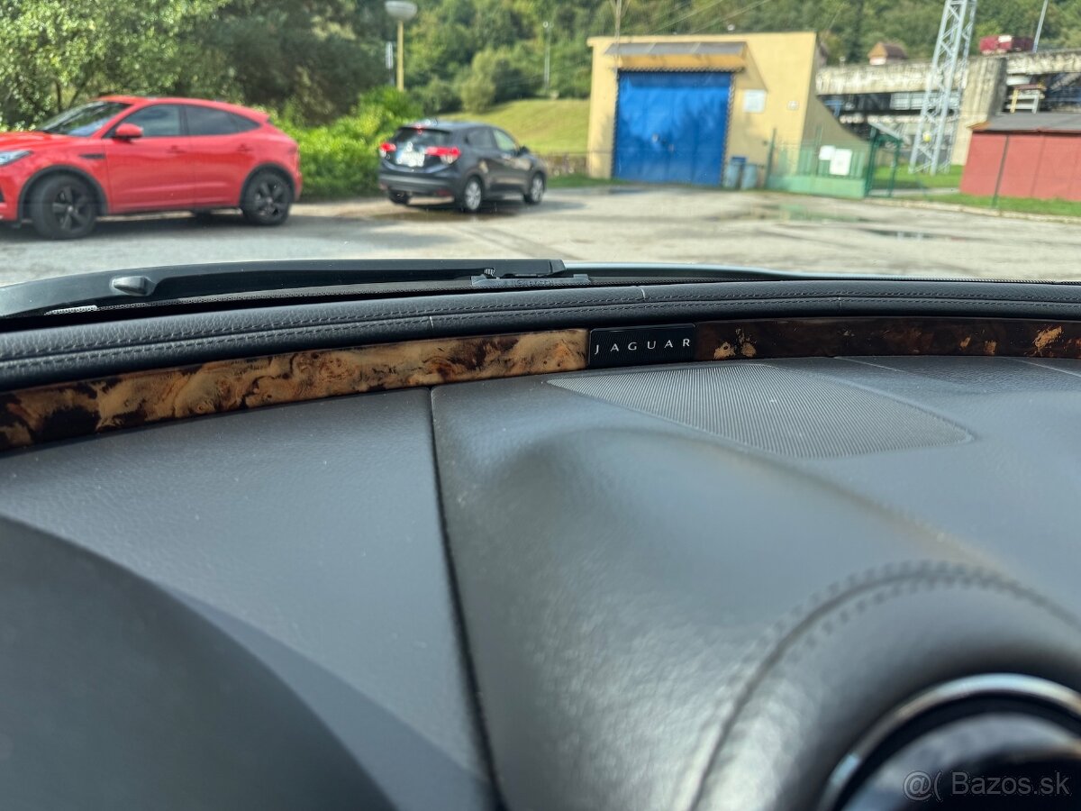 Jaguar XJ 3.0 - 16