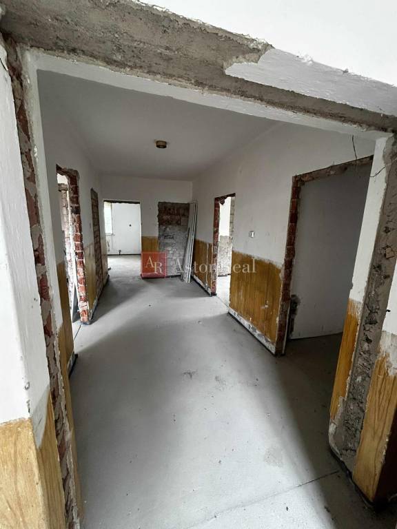 Dvojpodlažný Rodinný Dom na pozemku 786 m2 - Chyžné - 16