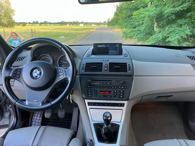 BMW X3 3.0D xDrive 150kw 6 st. manuál - 16