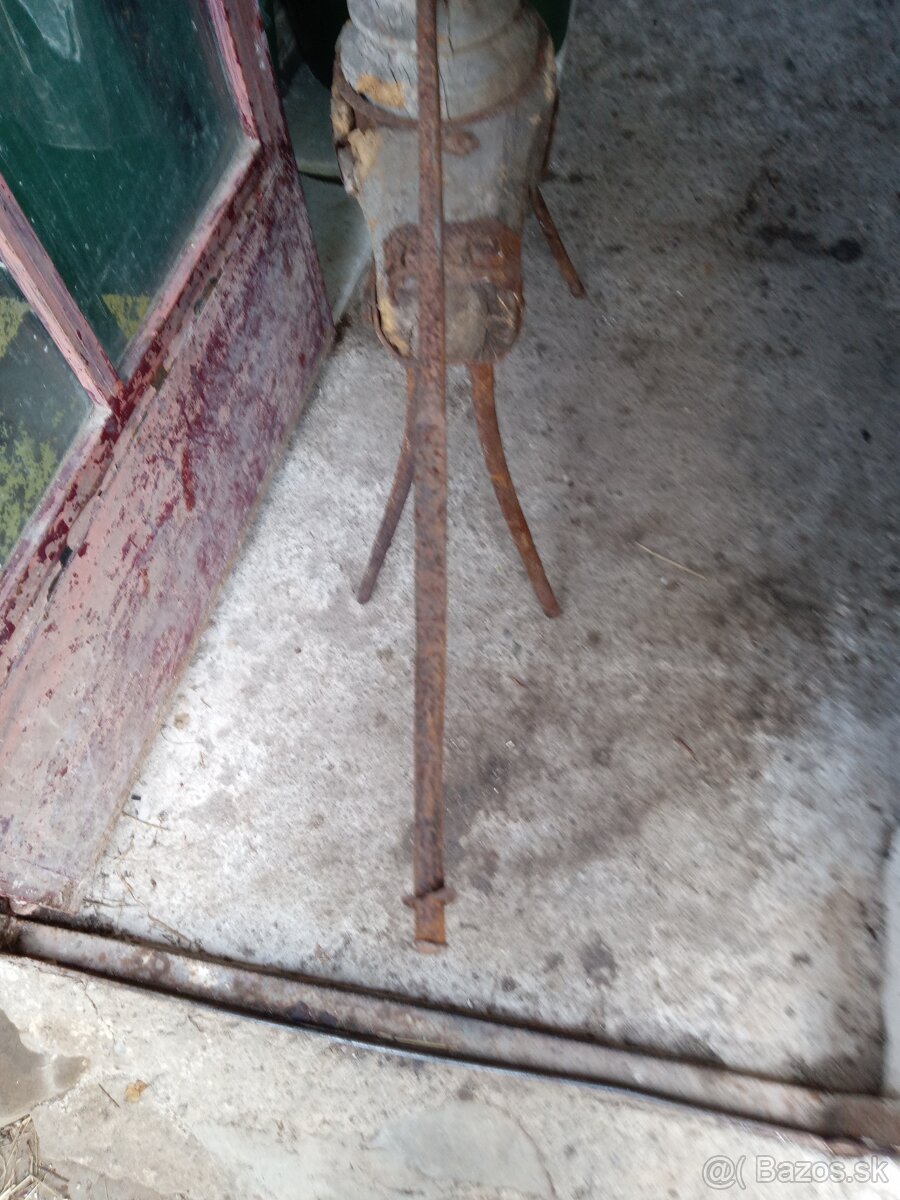 Starý drevený nastroj - 16