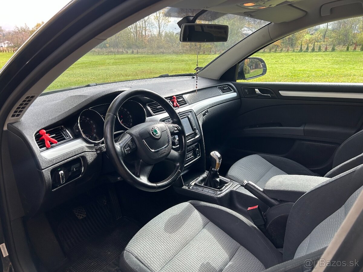 Škoda Superb 2 Combi 2.0 TDI 103Kw 2010 Elegance - 16