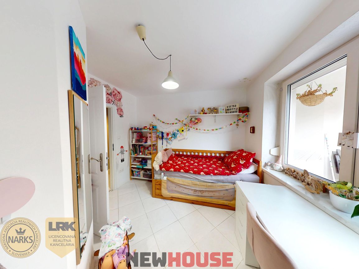 Na predaj veľkometrážny 145 m2 byt s terasou 35 m2, záhradou - 16